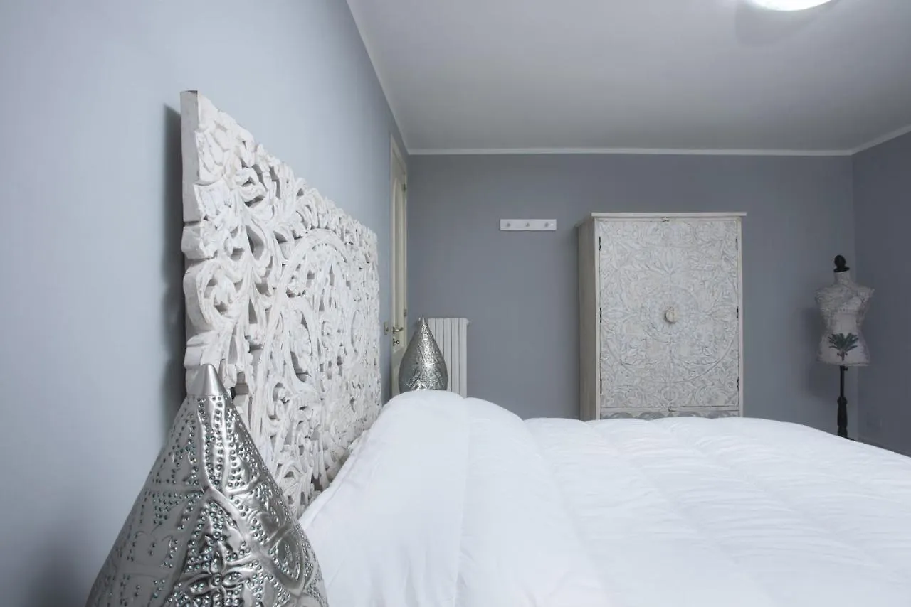 Piazza Dante Suites By Wonderful Italy Neapol